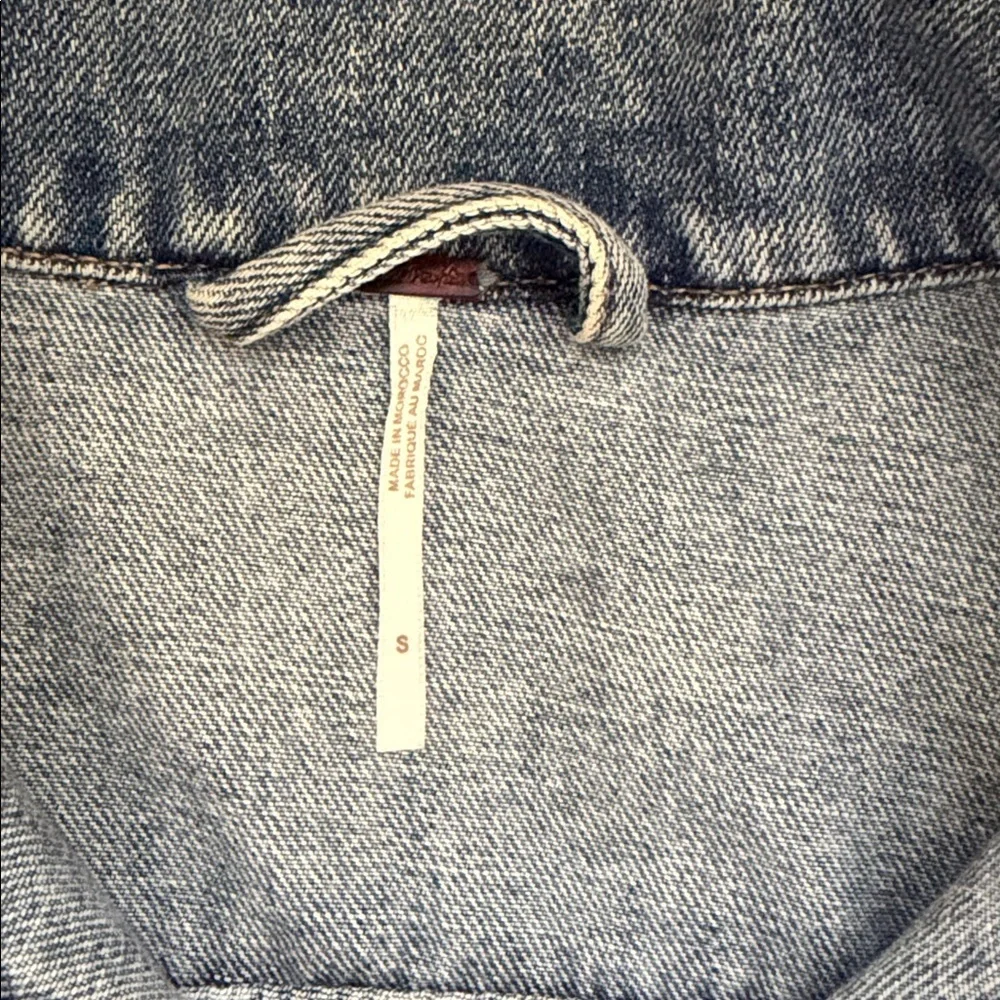 Free People X We The Free Rumors Denim Jacket in Light Indigo Size Small Flaw - Picture 5 of 11